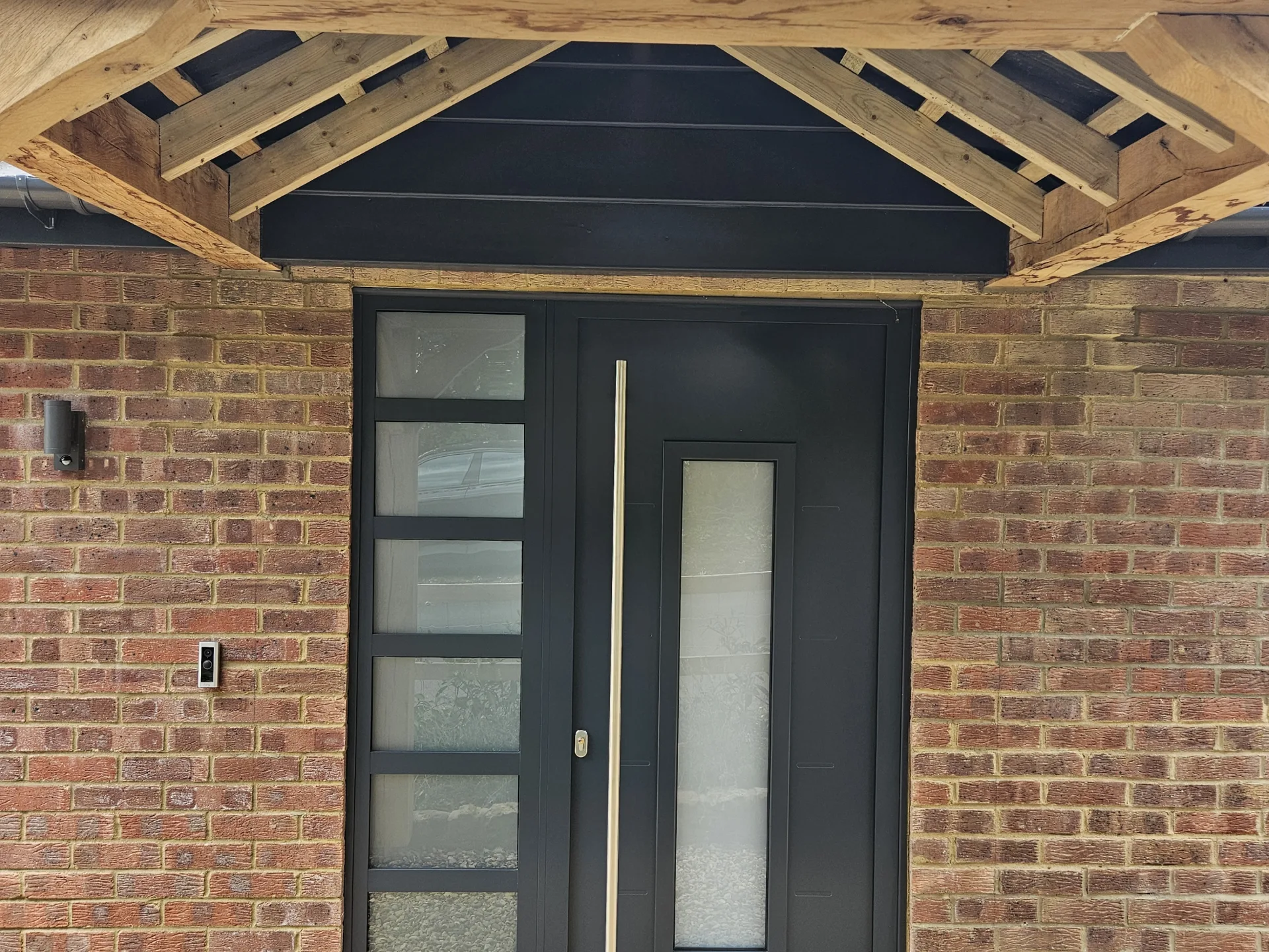 Modern Lines, Seamlessly Delivered